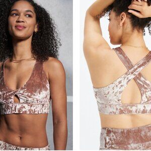 NWT Fabletics Oasis Crushed Velour Twist Front Sports Bra - Large - Teddy